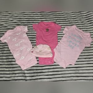 Okie dokie, Carter's onesies Newborn Set of 4